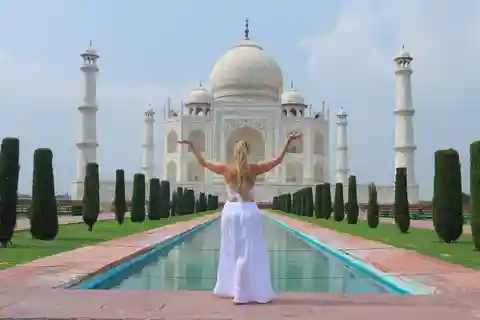 Desde Delhi: Excursión de un día al Taj Mahal en tren Gatimaan