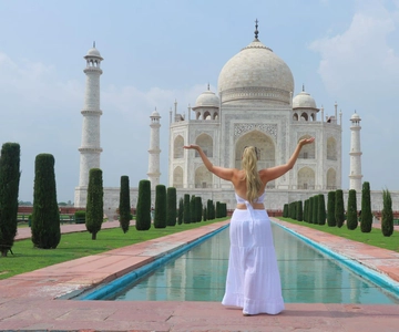 From Delhi: Same Day Taj Mahal Tour by Gatimaan Train