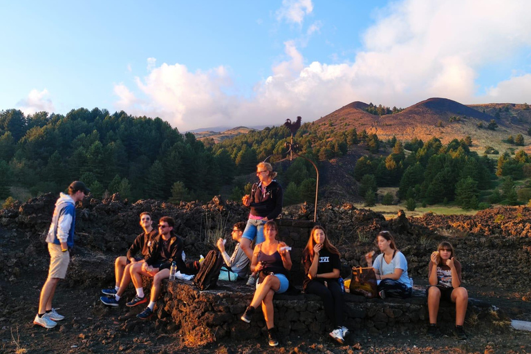 Senderismo en familia por el Etna. Tarifa de grupo hasta 20 personas