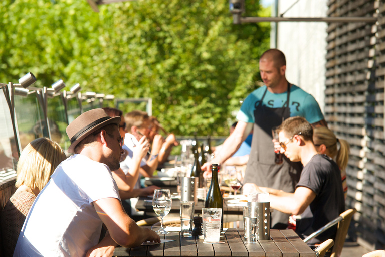 Melbourne: Yarra Valley Wine Bubbles & Kangaroos Tour