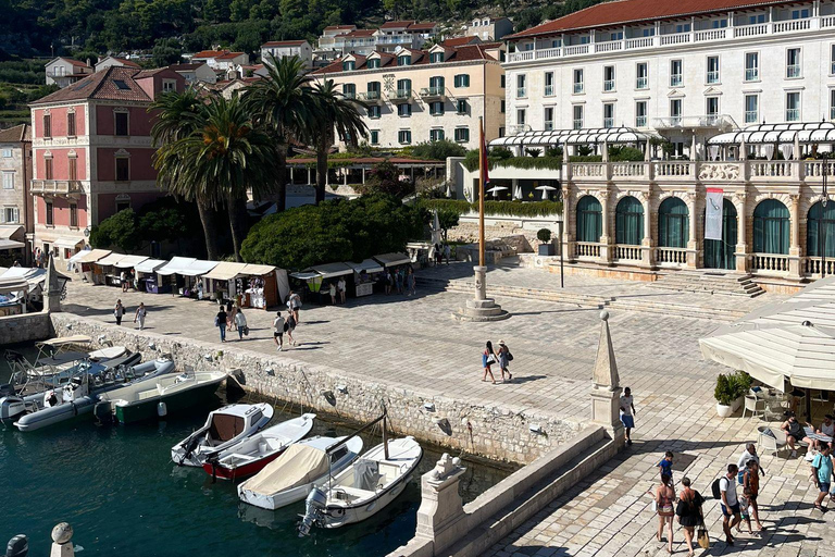 Split: Blue Cave 5 ö-tur med Hvar &amp; Vis dagsutflykt