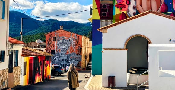 Valencia: Montanejos & Fanzara Street Art - Private Day Trip