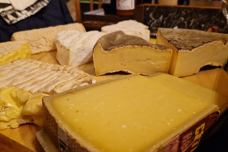Rouen: Cheese and Wine Tasting at La Taverne Saint-Amant