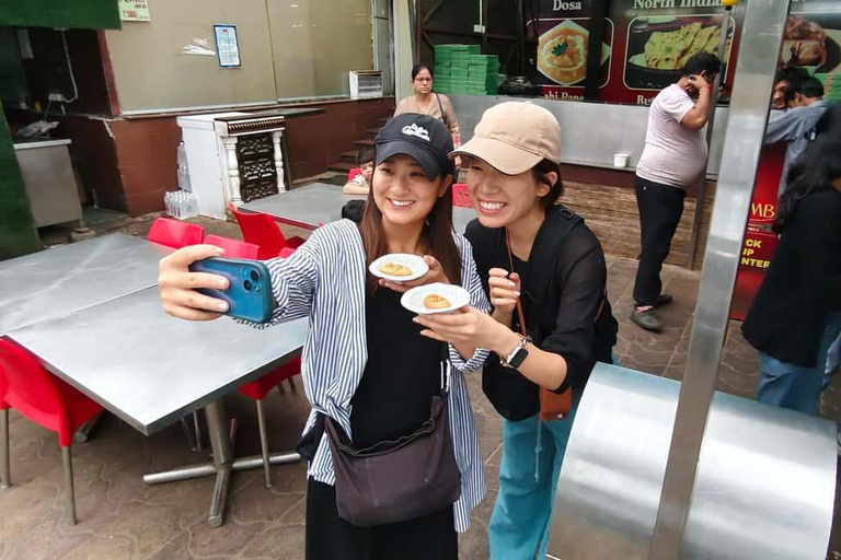 Agra by Tuk Tuk: Evening Shopping & Local Bazaar Tour