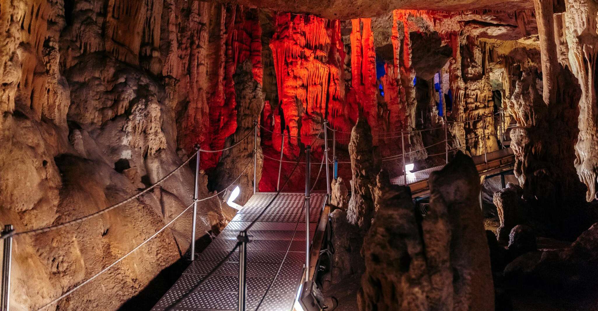 Tour di una giornata intera Anogia-Sfendoni Cave-Axos paese - Hizvo