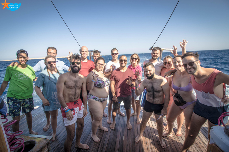 Hurghada: Two Scuba Diving in Hurghada Full Day Boat Trip Group or Family Up to 20 people