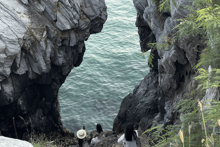Pattaya: Koh Si Chang Highlights Day Tour with Hotel Pickup