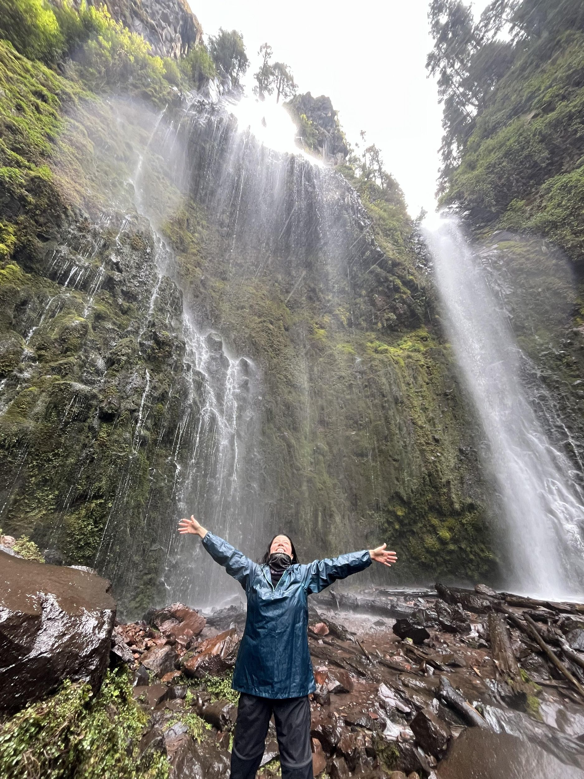 Von CDMX: Cascadas Diamante, Trekking, Meditation und das Dorf San Rafael