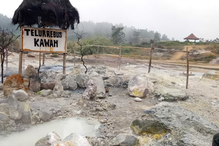 Z Dżakarty: Mount Dieng Plateau 4 dni 3 noce