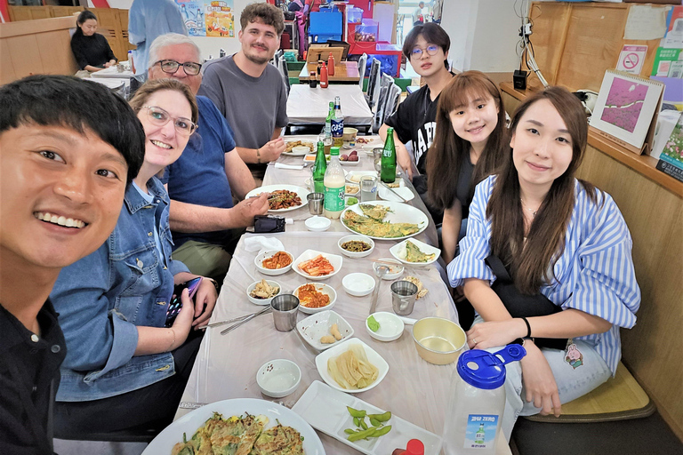 Busan Highlights: Small-Group Day Tour with Local Guide