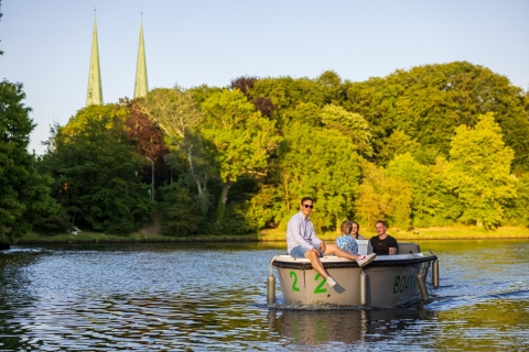 Lübeck: Electric Boat Rental - without driving licence 1-Hour Rental