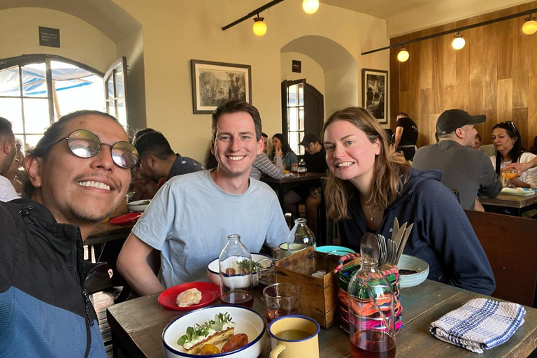 La Paz: Real Street Food Tour with Guide