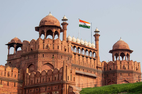 Vanuit Delhi: Agra dagvullende tour met gids met maaltijd &amp; entreeAuto met airconditioning, chauffeur, gids, maaltijd en tickets voor monumenten