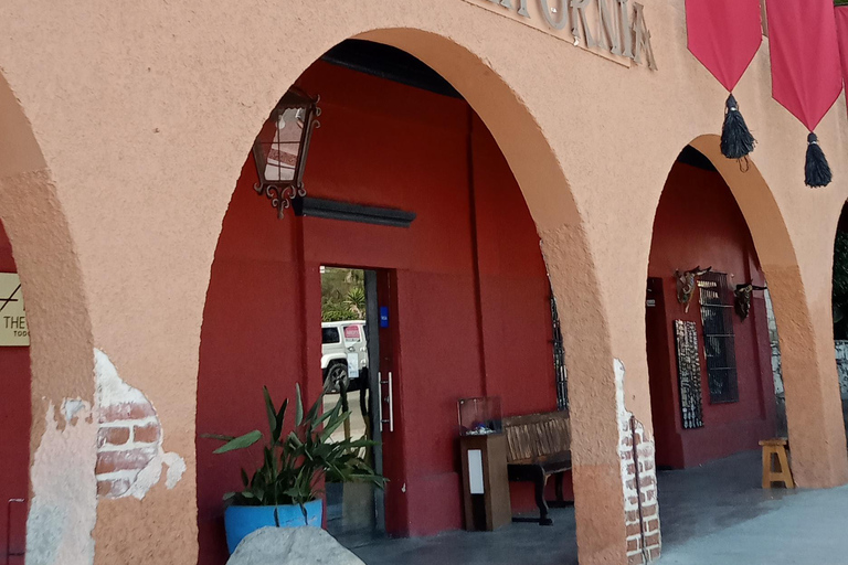 Tour Todos Santos Magical Town, Hotel California