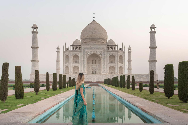 Da Delhi: escursione privata di un giorno al Taj Mahal e ad Agra in auto AC