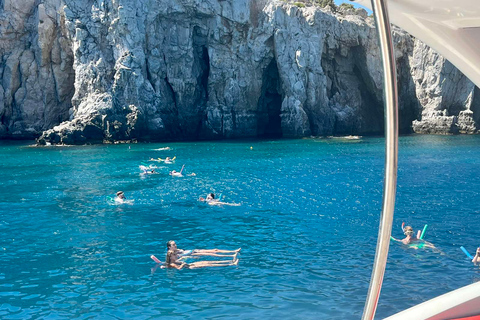 Rhodes : Croisière sur la plage avec baignade, repas et boissons illimitées