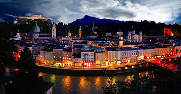 Salzburg: Private Christmas Market Walking Tour