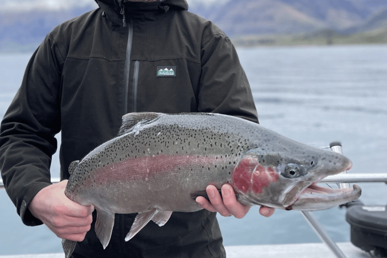 Queenstown: Shared Fishing Charter Experience Queenstown: 2-Hour Shared Fishing Charter Experience