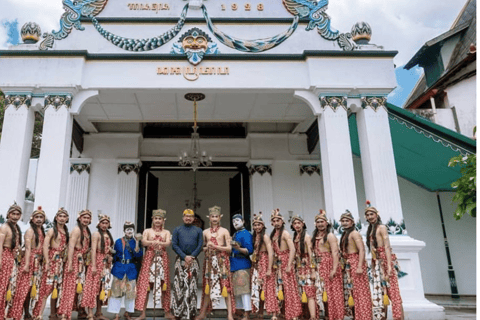 Yogyakarta: Tour di un giorno del Palazzo del Sultano e del Castello d&#039;Acqua