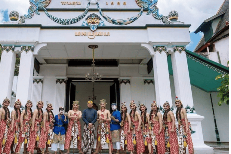 Yogyakarta: Tour di un giorno del Palazzo del Sultano e del Castello d&#039;Acqua