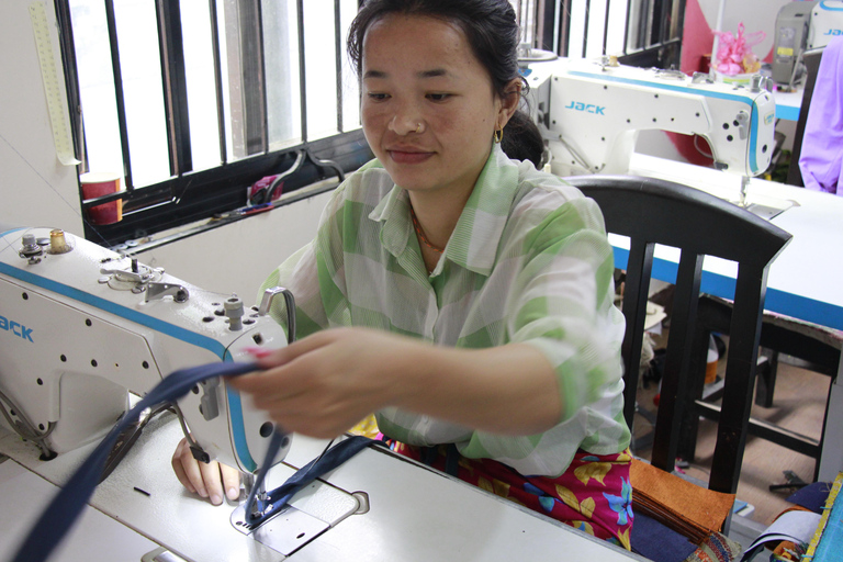 Kathmandu: Meeting Female Artisans and Shopping Experience Private