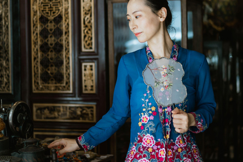 George Town: Baba & Nyonya Costume Rental with Photoshoot