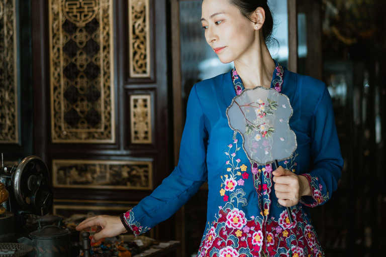 George Town: Baba & Nyonya Costume Rental with Photoshoot
