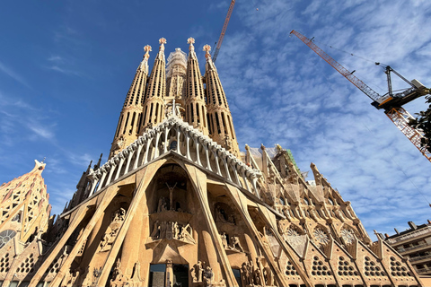 Barcelona 3-in-1 Tour: Sagrada Família, Gaudí & Old Town Private tour