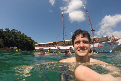 Rio de Janeiro: Wycieczka pirackim katamaranem na Ilha Grande