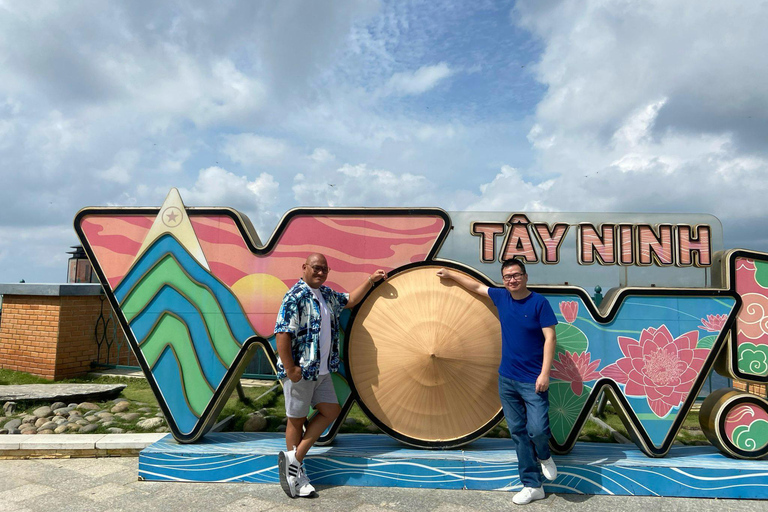 HCM: Excursión a Tay Ninh, la Montaña de la Virgen Negra y el Templo de Cao DaiVisita privada (2 sitios)