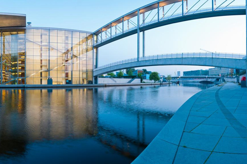 Berlin : Visite guidée à pied autour du ReichstagVisite privée à pied autour du Reichstag