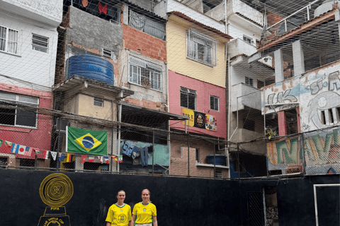 Rio: Tour and FIFA soccer field in the heart of the Tavares Bastos favela Rio: Visit and FIFA football pitch in the heart of the Tavares Bastos favela