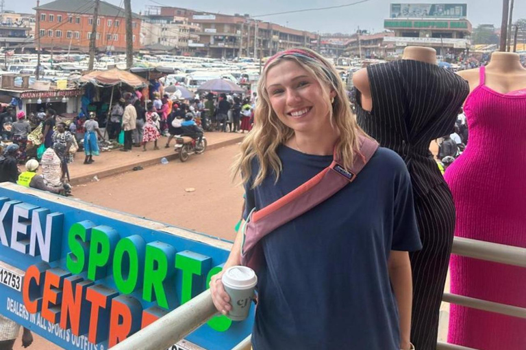 Kampala: Guided Walking Tour with Local Food Buffet