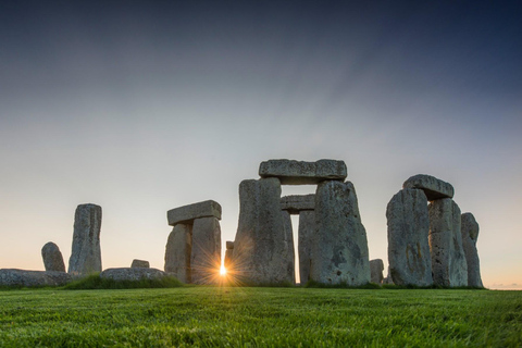 Stonehenge and Cotswolds Tour from London Essential: No Entries