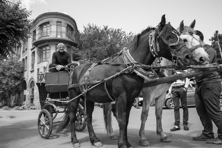 Ontdek Gyumri per trein, de stad van kunst en cultuur