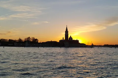 Os canais e a lagoa escondidos de Veneza