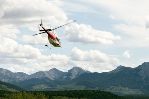 Banff Excursión de media hora en helicóptero por el lago Minnewanka y BanffMorley: Excursión de media hora en helicóptero por el lago Minnewanka y Banff