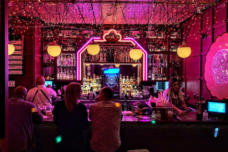 Bares desconocidos: el original bar crawl del Strip de Las Vegas.Bares desconocidos: el recorrido de bares original por el Strip de Las Vegas