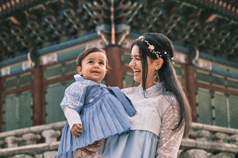 Seoul: Cinematic Hanbok Experience with Photos Cinematic Hanbok Experience - 30mins