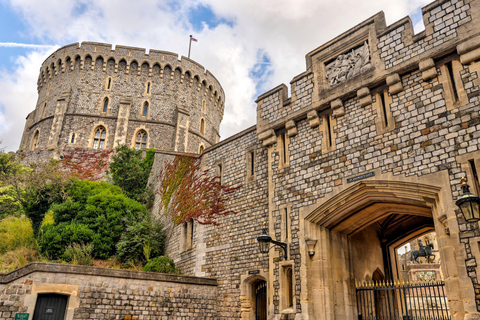 London: Stonehenge and Windsor Castle Day Trip