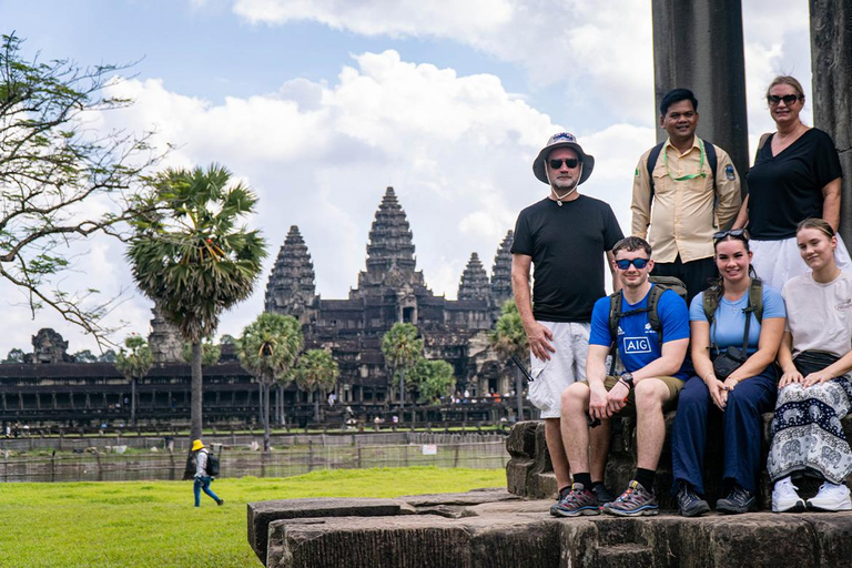 Siem Reap: Angkor Wat Sunrise by Tuk Tuk or SUV Car Full Day Vespa Option + English Guide