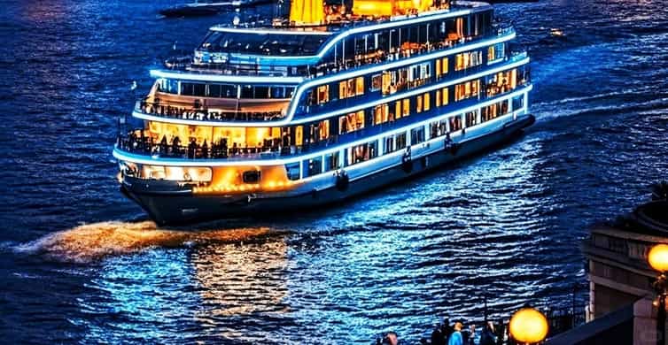 Huangpu Night Cruise: Cozy Vibe & Modern Shanghai Glow photo 2