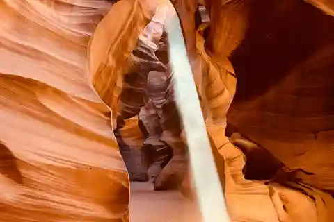 Page: Upper & Lower Antelope Canyon Guided Tour with Permit