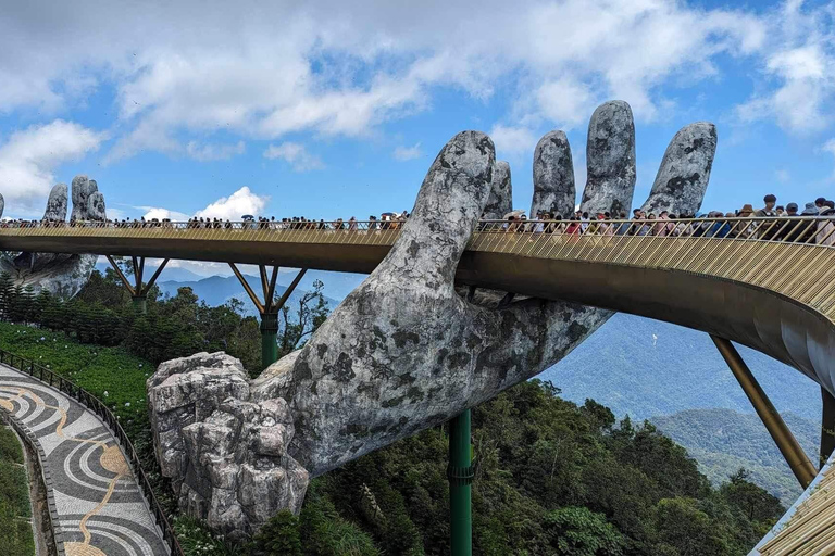 Ba Na Hills: Golden Hand Bridge Early Morning Tour- Private