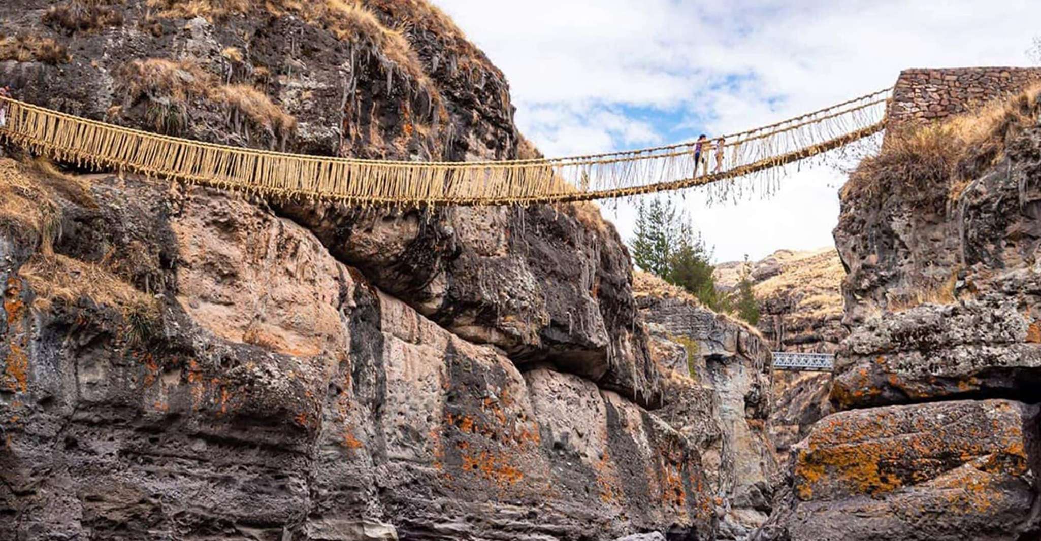 Queswachaka , Tour Inca bridge - Housity