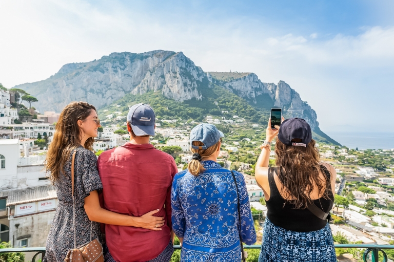Sorrento: ekskluzywna wycieczka łodzią na Capri i opcjonalna Błękitna GrotaOdbiór z obszaru Sorrento bez Blue Grotto