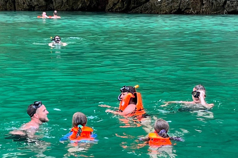 Phuket : Affrètement d&#039;un bateau rapide privé pour les îles Phi Phi et Khai