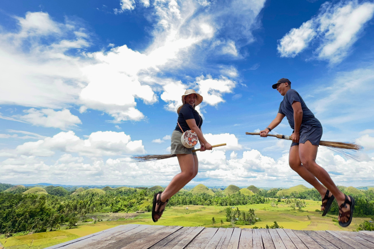 Tour privato di Bohol: Chocolate Hills, tarsi e fiume LobocTour privato a Bohol: Chocolate Hills, tarsi e fiume Loboc