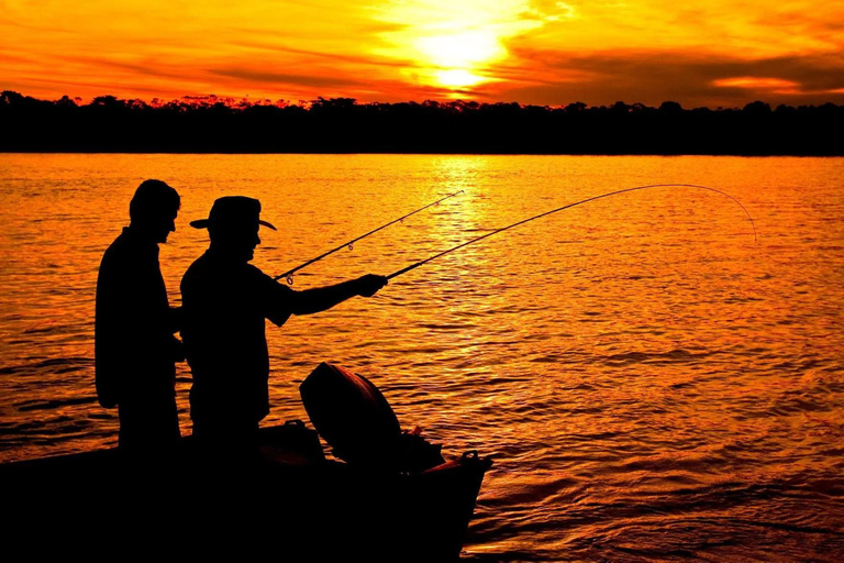 Manaus : Um dia de pesca pelo Rio Negro