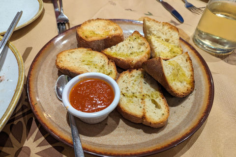 Athens at Night Enchanting Walking Tour and Dinner Delights